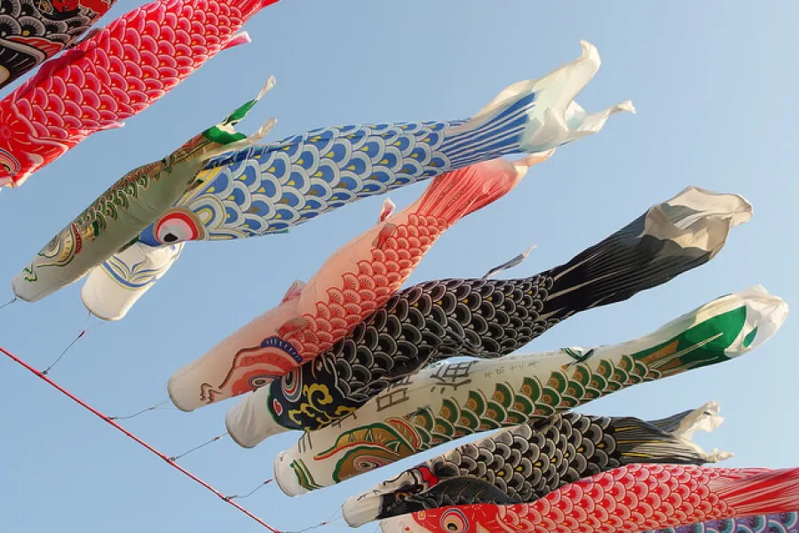 Koinobori carpe noire et rouge Kodomo no Hi